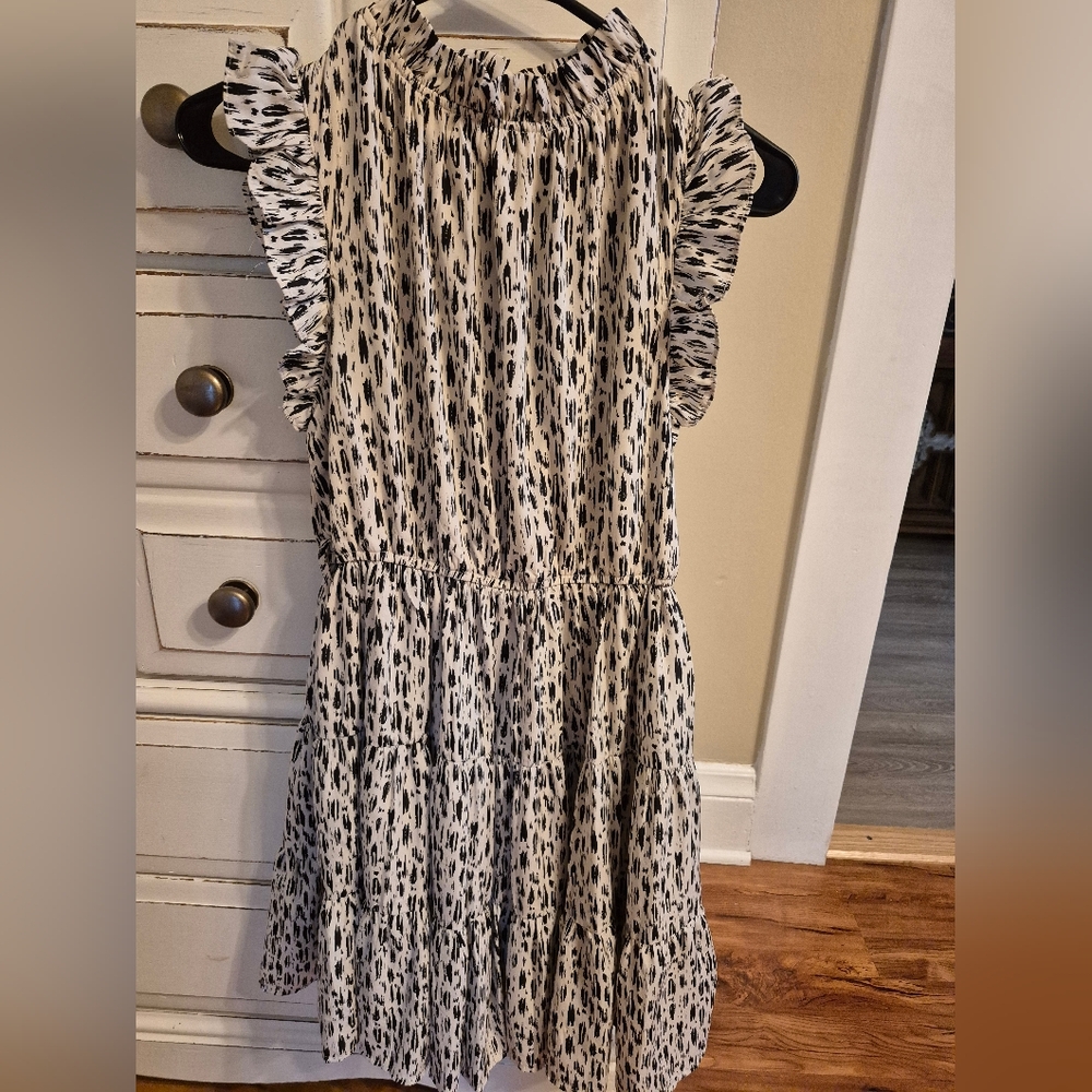 Black and White Ruffle Sleeve Women's Top